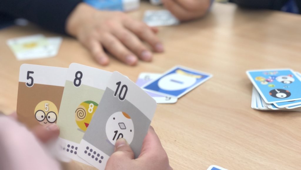 あそびながら算数脳と創造のセンスを鍛える Sum サム とらんぷ 発売開始 あんふぁにチャンネル 子育てを おしゃれでスマートに遊ぼう あそびながら算数脳と創造のセンスを鍛える Sum サム とらんぷ 発売開始 あんふぁにチャンネル 子育てを おしゃれでスマートに遊ぼう